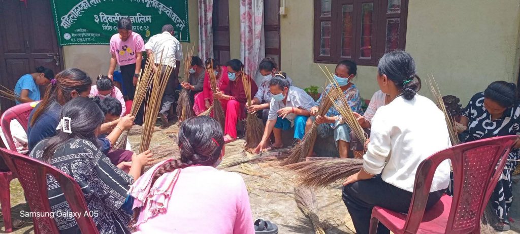 इलामका महिलाहरुलाई कुचो बनाउने तालिम