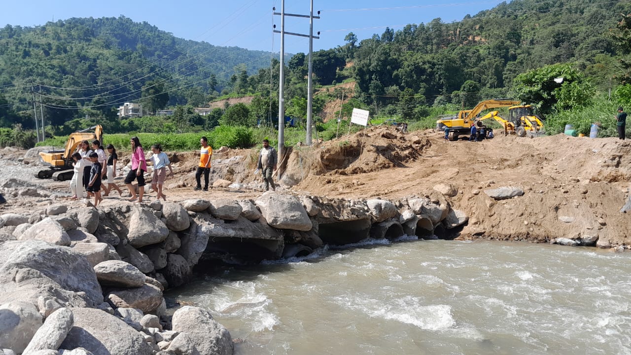 १२ दिनपछि खुल्‍यो इलामको तिल्केनी–सिमलगोलाई सडक