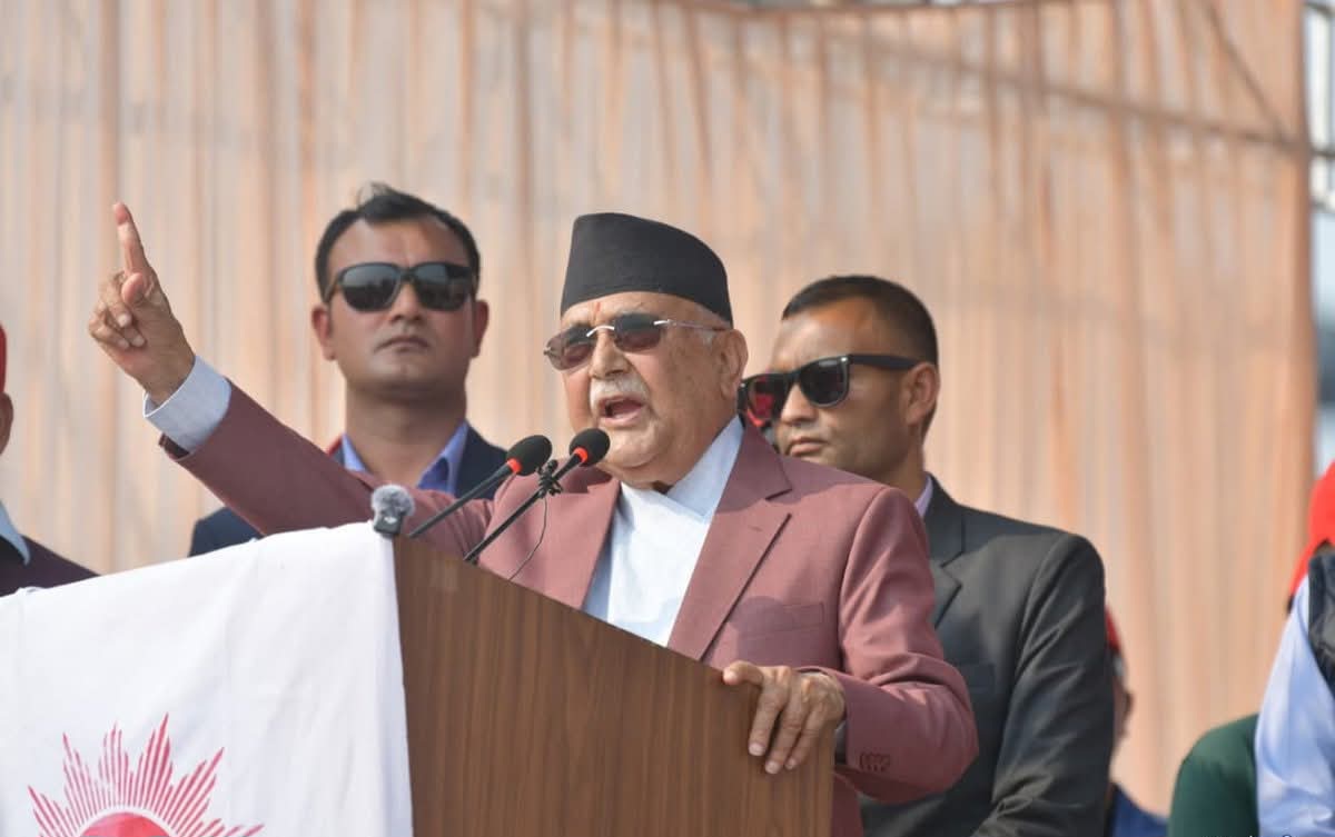 आँगनमा पुगेको कालोपत्रेमा उभिएर अहिलेसम्म के भयो भन्छन्- ओली